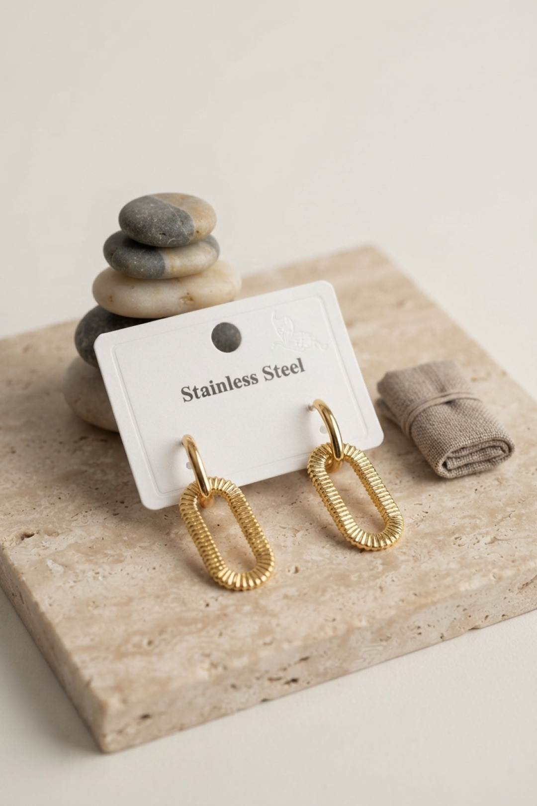 Tegan 316L Gold Renk Tırtıklı Ataç Form Tasarım Küpe TG27BKP12062 - Görsel 1